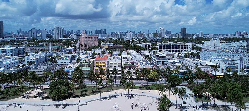 Image of Coast Avenue At Miami Beach Florida
